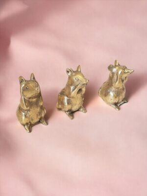 01-mahe-homeware-figurka-mosiezna-myszy-koralowe-tlo