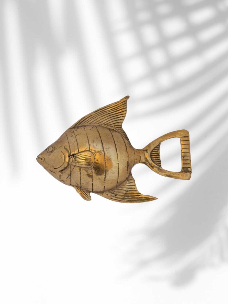 mahe-homeware-brass-opener-goldfish-otwieracz-do-butelek-zlota-rybka-01