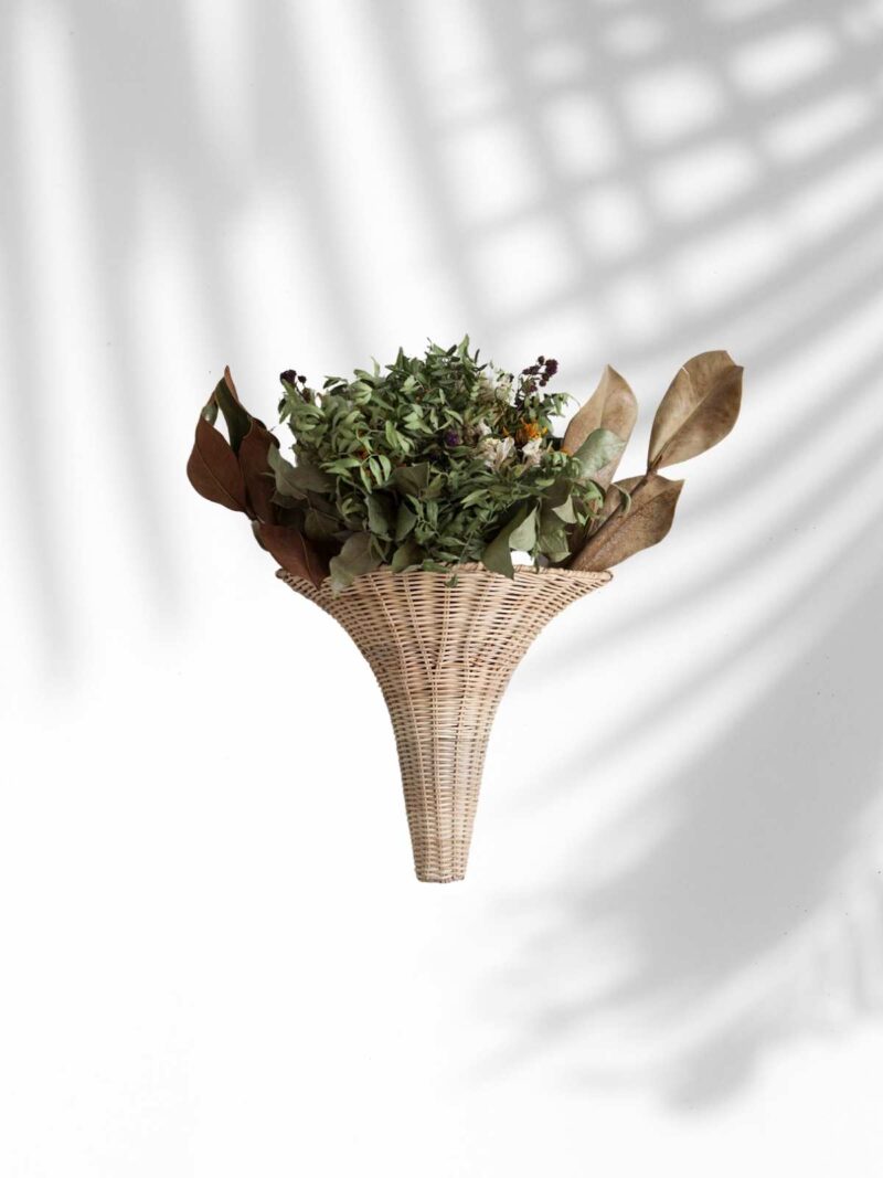 mahe-homeware-gina-wazon-na-sciane-rattanowy-01