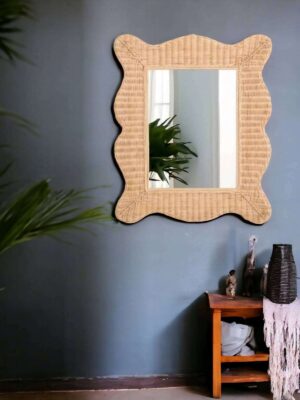 mh-dhalia-lustro-w-rattanowej-ramie-w-przedpokoju