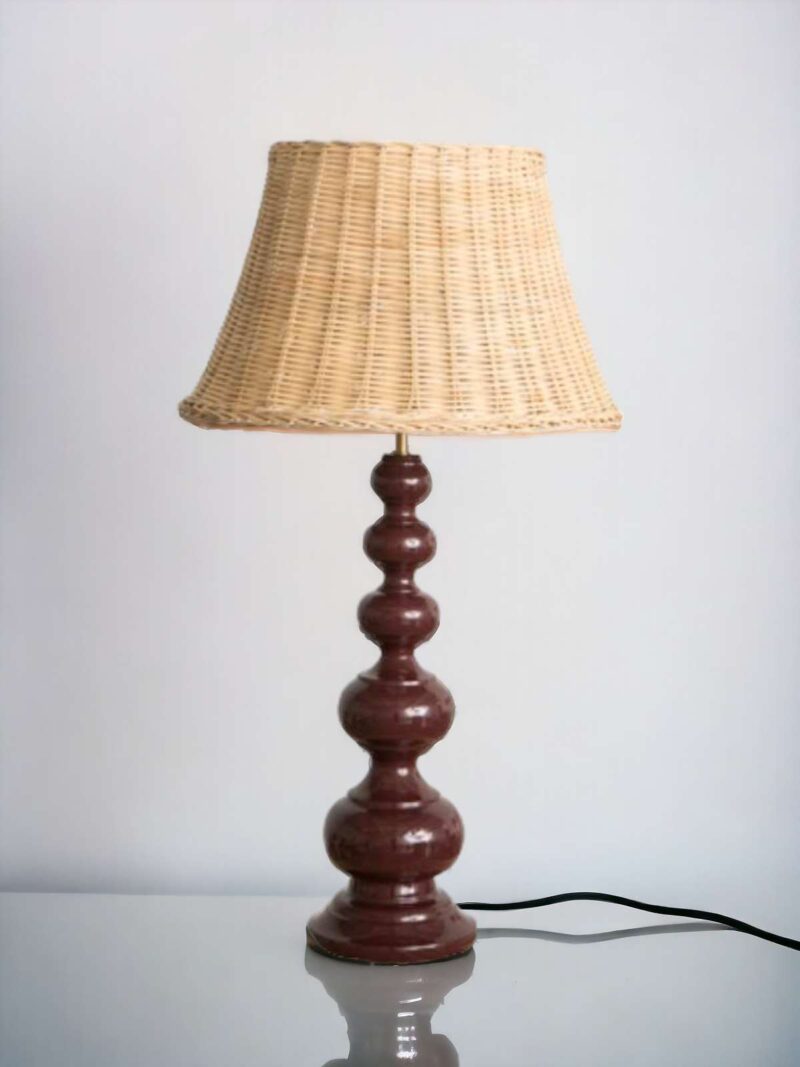 mahe-homeware-tucana-areia-lampa-stolowa-z-drewna-red-01