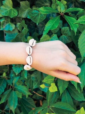 bransoletka-na-reke-z-czarnym-sznurkiem-midnight-shell