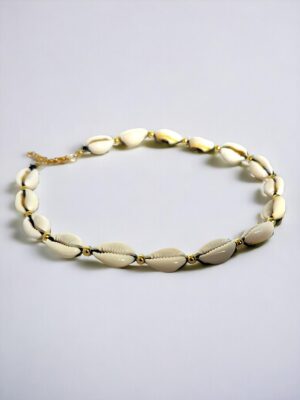 fluuba-sandy-harmony-naszyjnik-z-muszelkami-czarny-sznurek-02