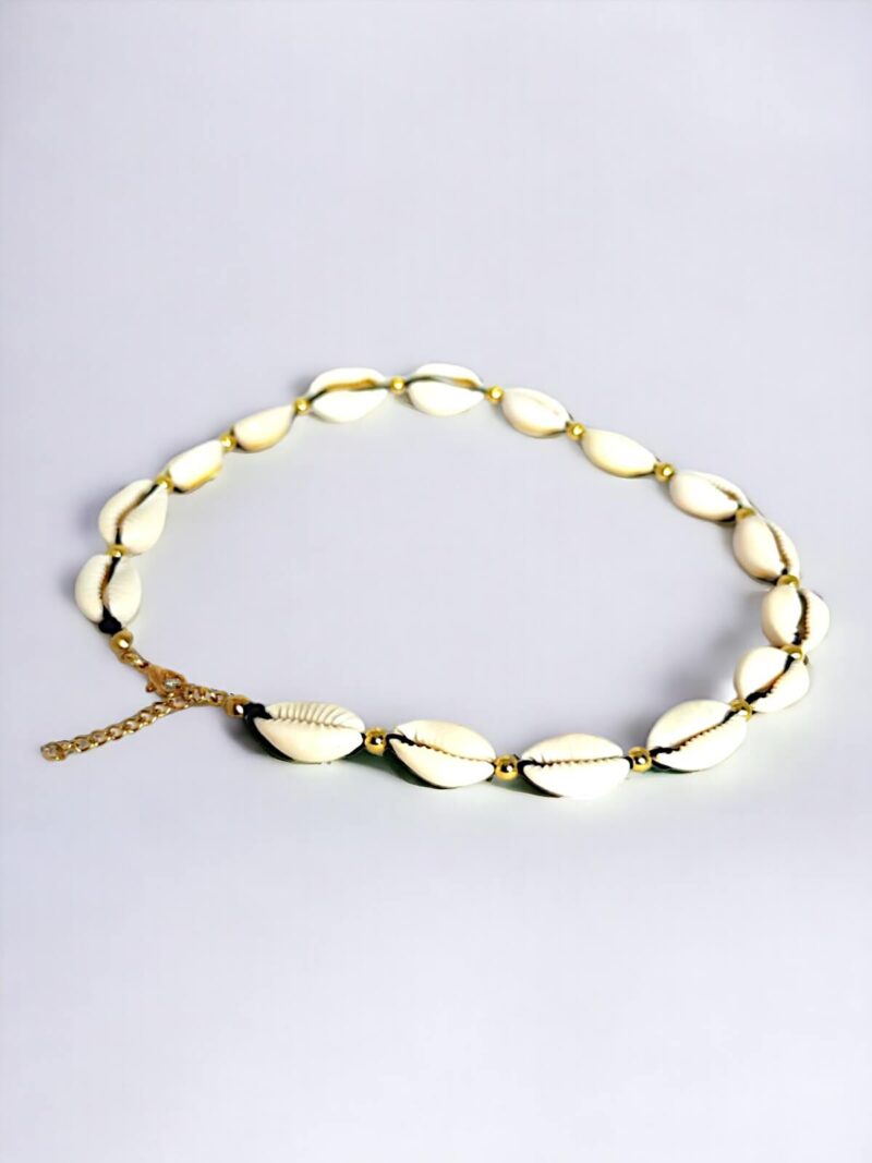 fluuba-sandy-harmony-naszyjnik-z-muszelkami-czarny-sznurek-03