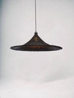 Duża czarna lampa Borabora od Good&Mojo.