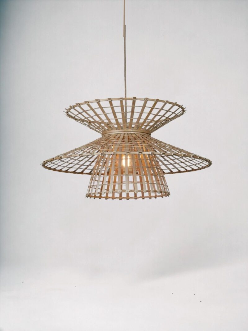 Lampa wisząca Machu Picchu od Good&Mojo w naturalnym kolorze.